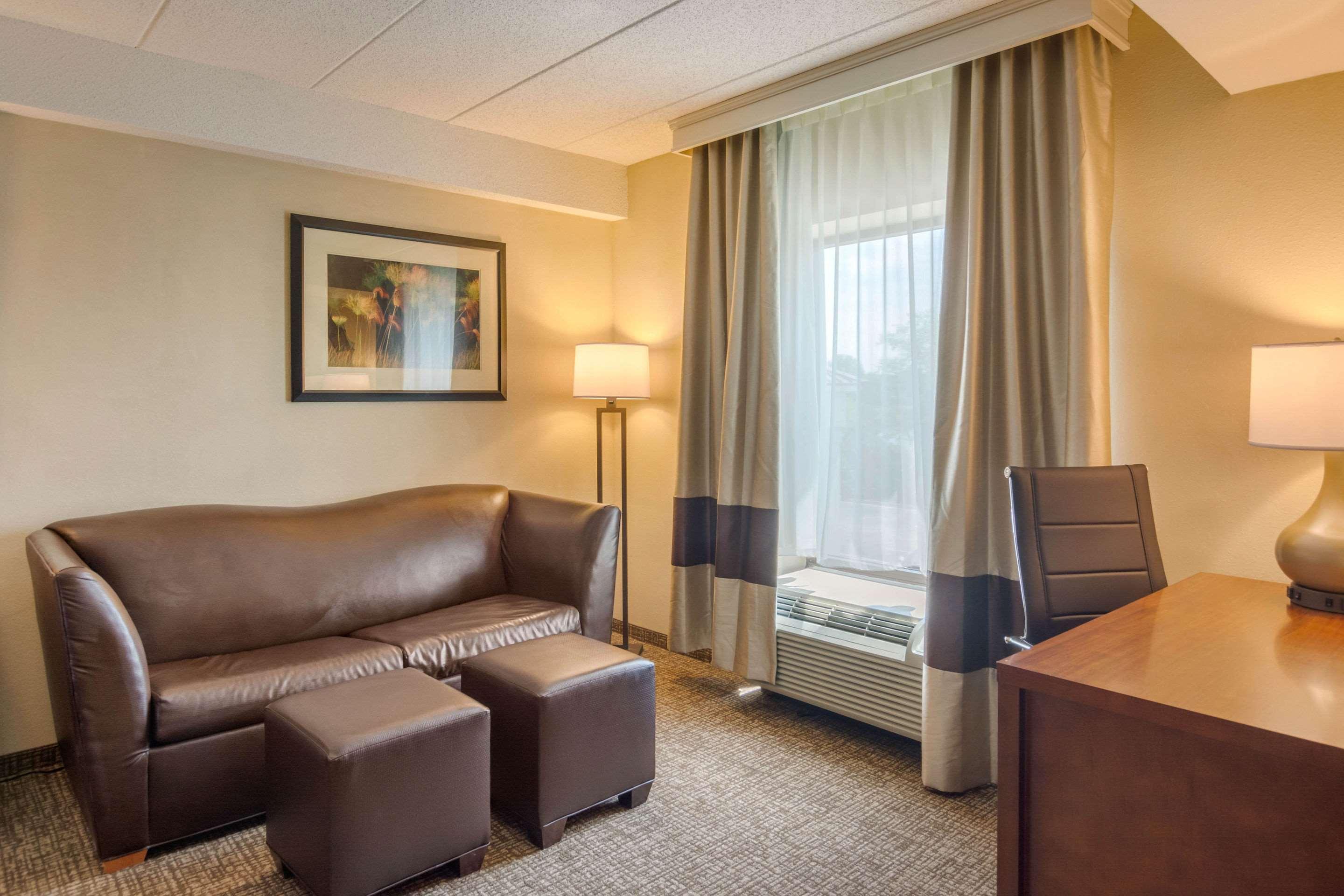Comfort Suites Southpark Колоніал-Гайтс Екстер'єр фото