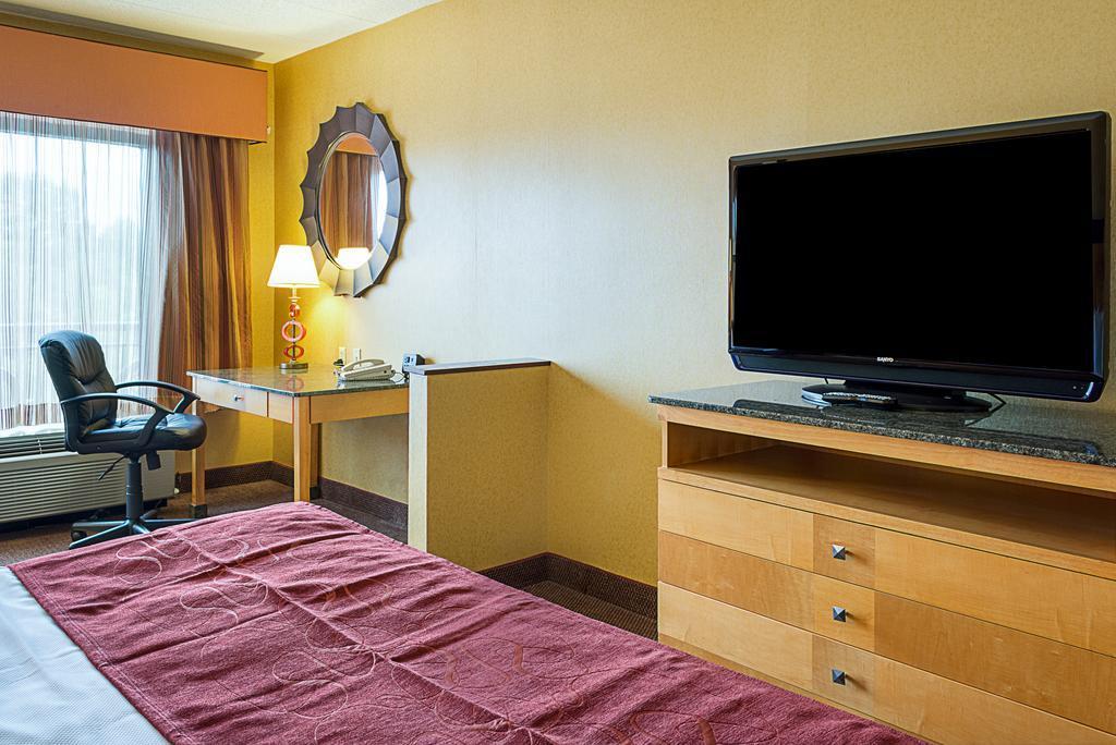 Comfort Suites Southpark Колоніал-Гайтс Екстер'єр фото