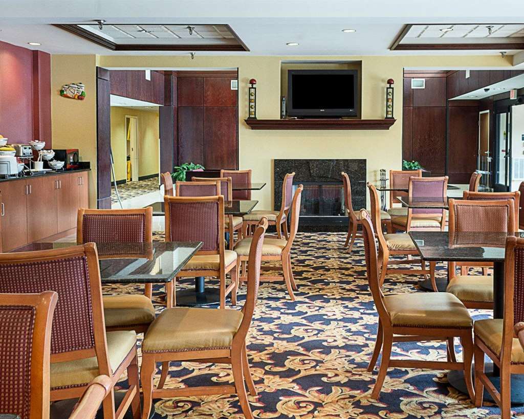 Comfort Suites Southpark Колоніал-Гайтс Ресторан фото